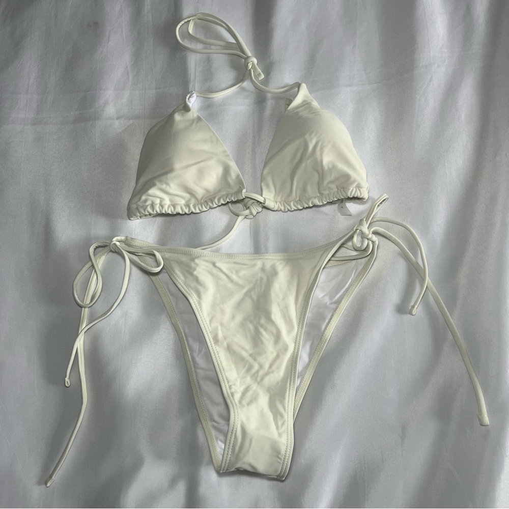 White Triangle Top Low Rise Bottom String 2 Piece Bikini Womens Large